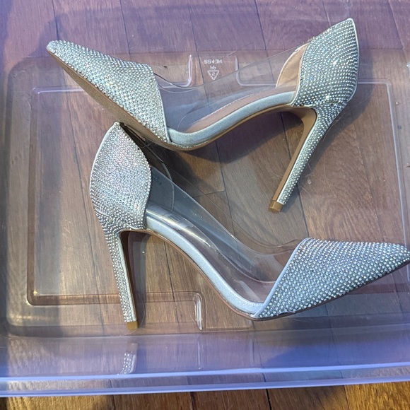 BCBGeneration Lania Embellished Pumps Heel Sz 5 - Picture 3 of 4